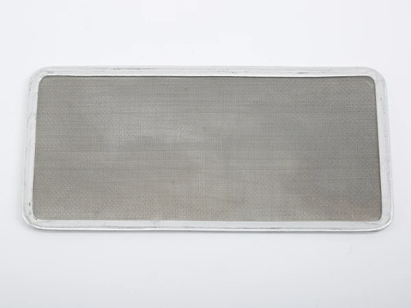 A rectangular filter disc